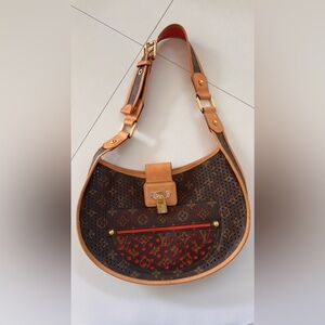 Louis Vuitton shoulder bag